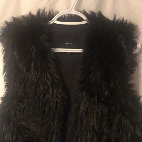Talula Aritzia Women’s Vest - Picture 2 of 7